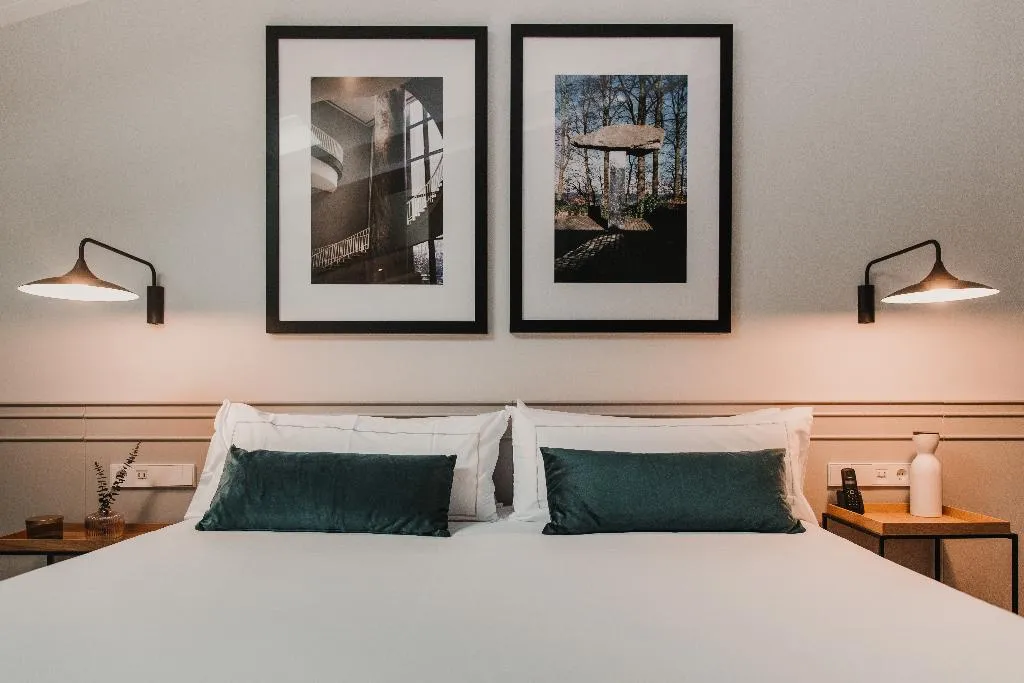 TRIPLE SUPERIOR Room, Room Mate Collection Helen Berger, Valencia