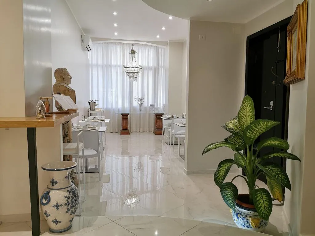 Lobby, Residenza Borbonica, Naples
