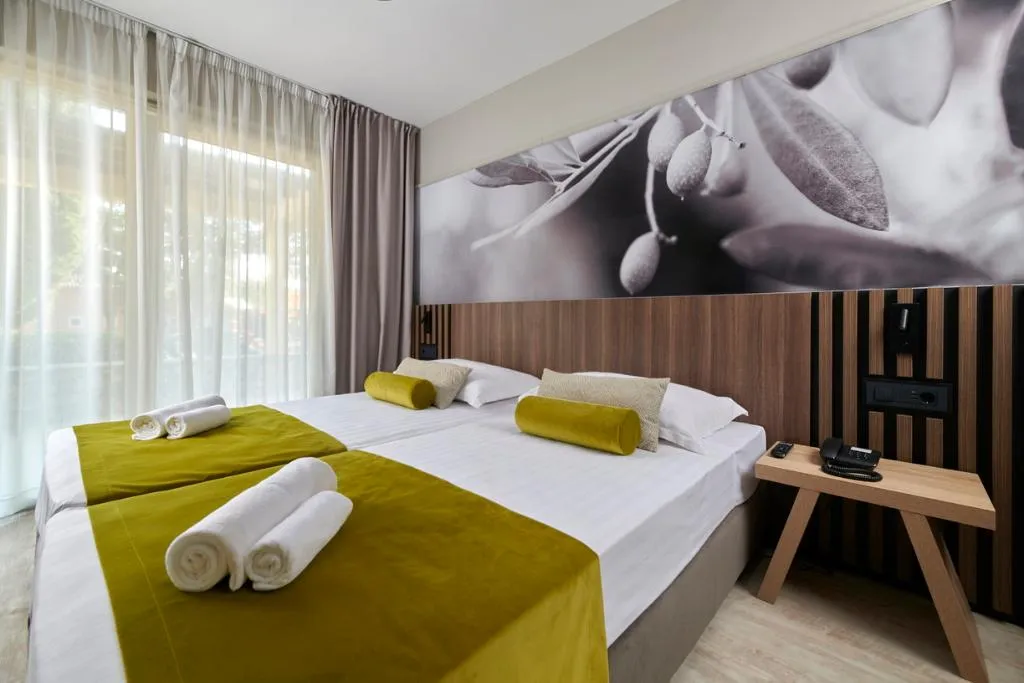 DOUBLE SINGLE USE CLASSIC POOL VIEW Room, Residence Garden Istra  Plava Laguna, Istria
