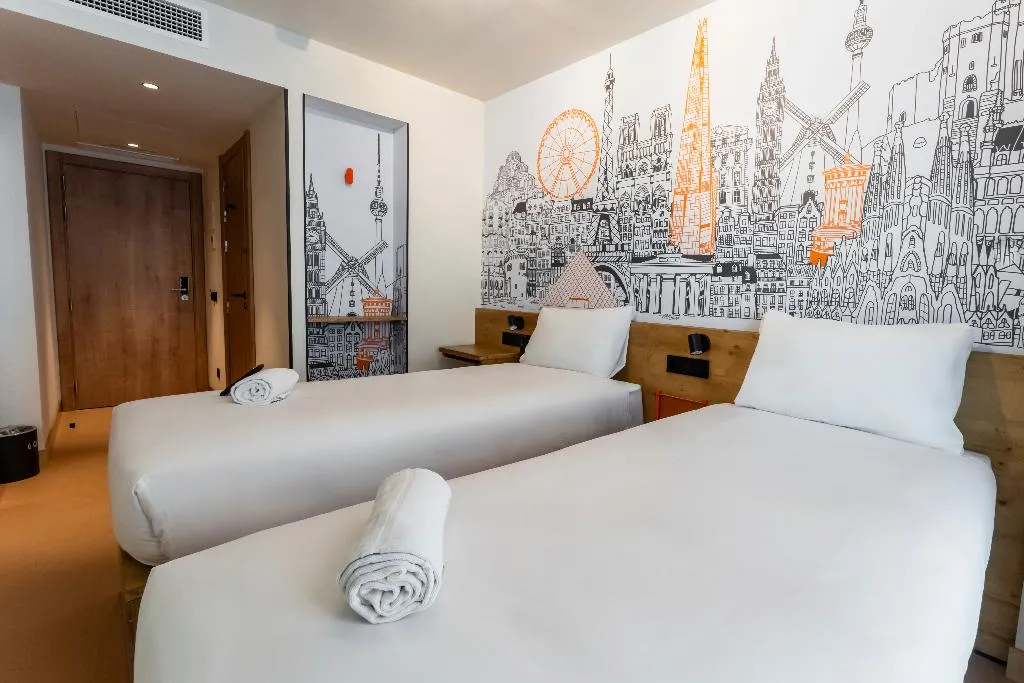 TWIN STANDARD Room, easyHotel Barcelona La Sagrera, Barcelona
