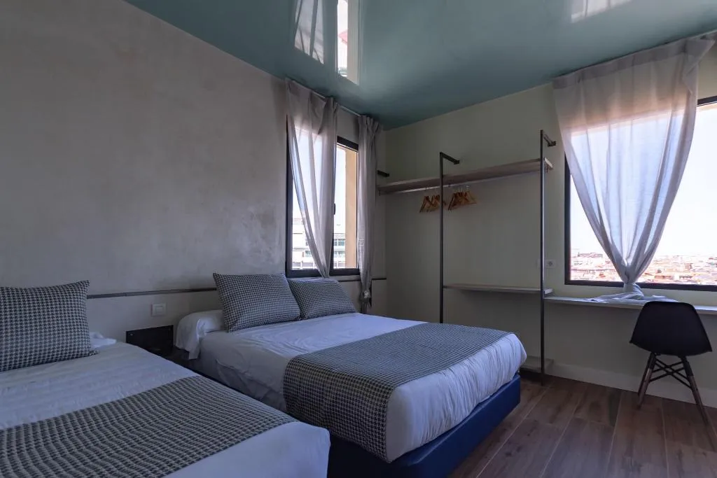 Room, Hostal Charlotte, Madrid