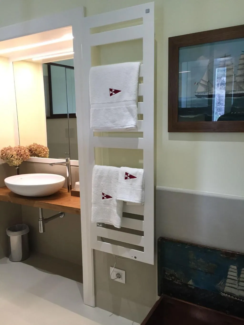 Room, Yacht Club Capo Cervo Suites, Naples