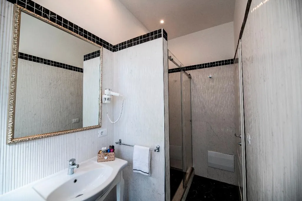 DOUBLE SINGLE USE STANDARD Room, Villa Elisio Hotels & Spa, Naples