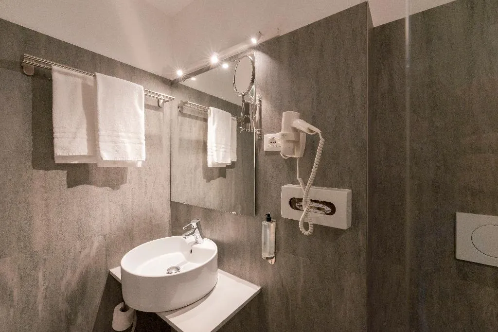 Double or Twin PREMIUM Room, Kleos Hotel, Milan