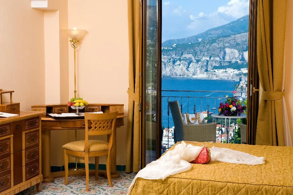 DOUBLE SUPERIOR Room, President, Naples