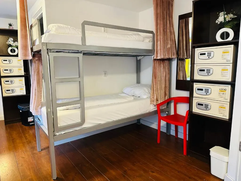 Room ONE BEDROOM ONE BATHROOM Room, Room Mate Hostel, Amsterdam
