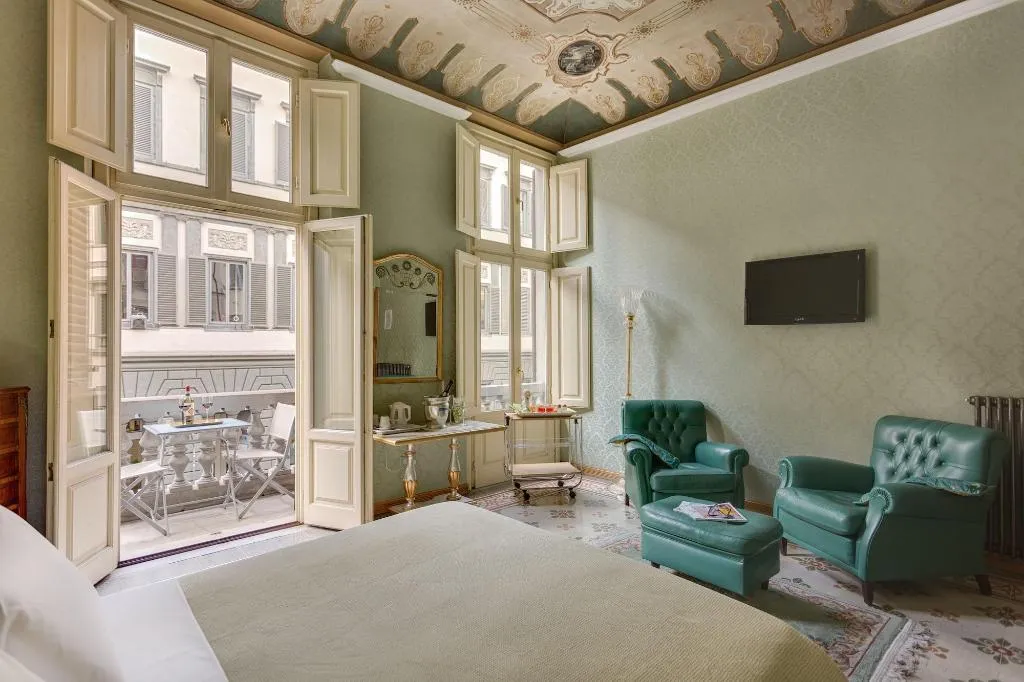 Room, Cavour 10, Florence