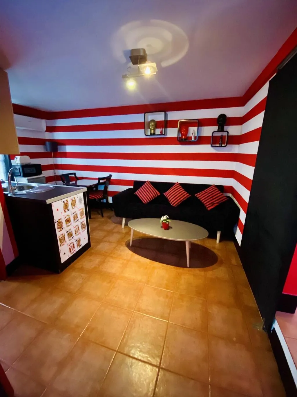 Room, Sevilla Kitsch Hostel Art, Seville
