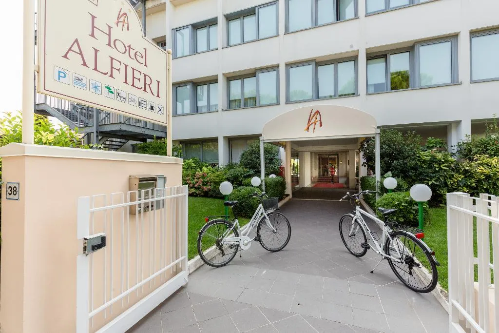 General view, Hotel Alfieri, Milan