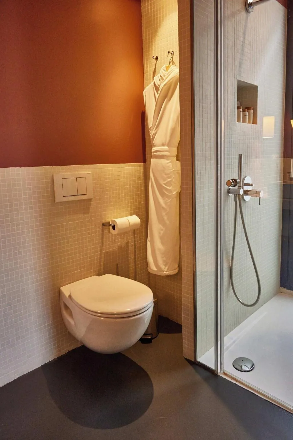 Room, Neri, Barcelona