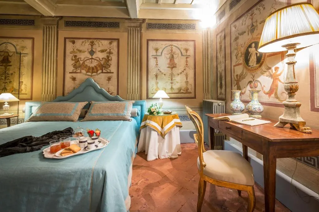 Room, Piazza Pitti Palace, Florence