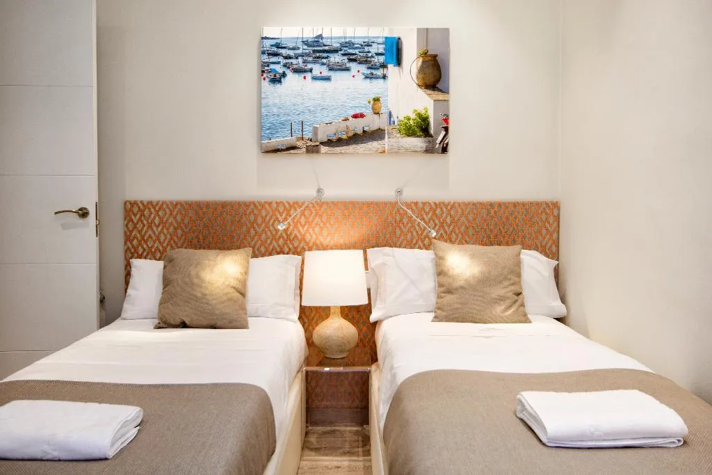 APARTMENT THREE BEDROOMS Room, Mercedes Heritage Apartments, Barcelona