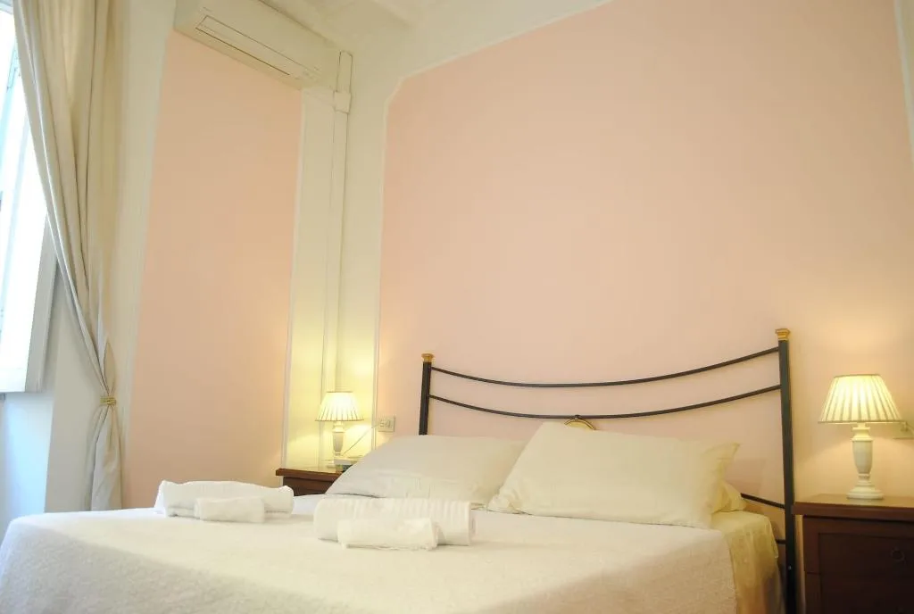 Room, Dreaming Navona Rooms, Rome