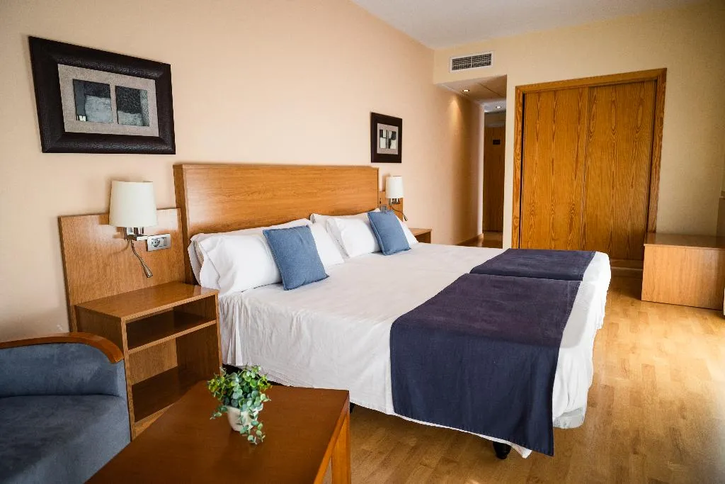 Double or Twin CAPACITY 3 Room, Villa San Juan, Costa Blanca