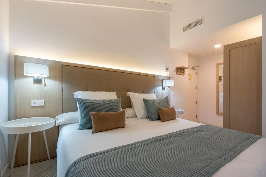 Double or Twin STANDARD Room, Soller Plaza, Majorca