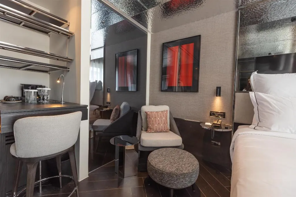 Room, Adia Aluma Athens, Curio Collection, Athens