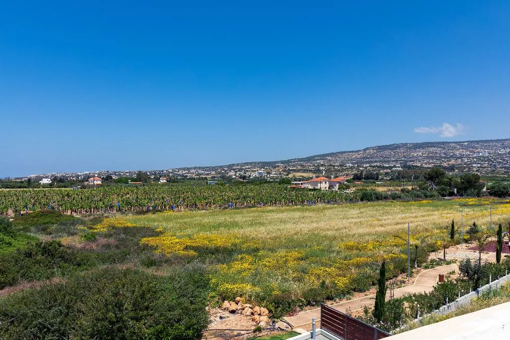 VILLA FIVE BEDROOMS WITH MORE THAN THREE BATHROOMS Room, Sea Point Villas, Cyprus