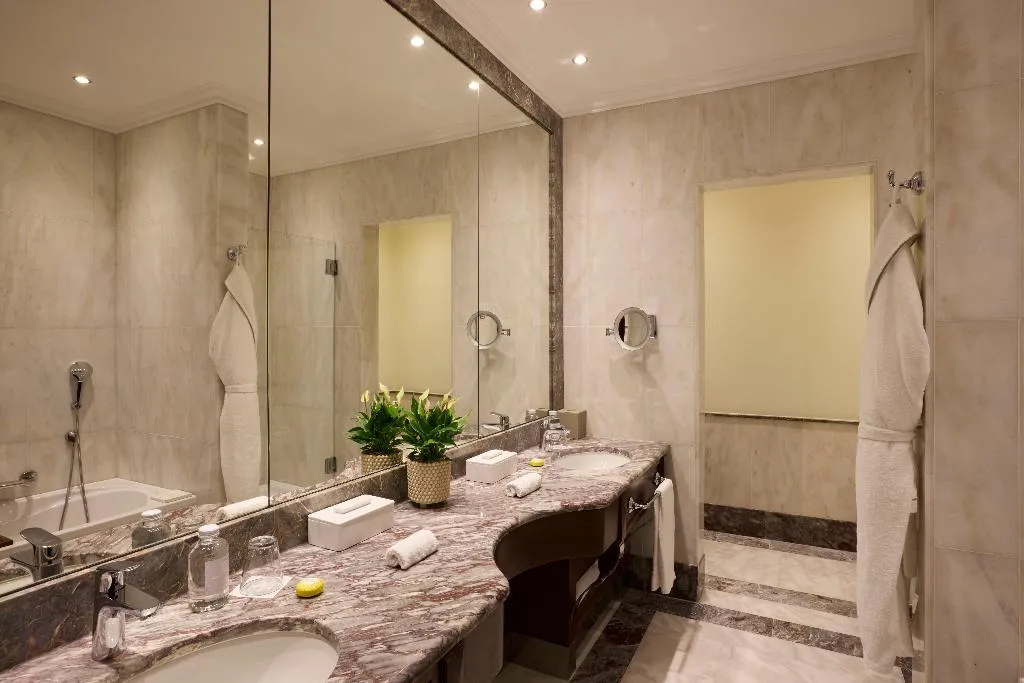 JUNIOR SUITE WITH TERRACE WITH VIEWS Room, Anantara Palazzo Naiadi Rome Hotel, Rome