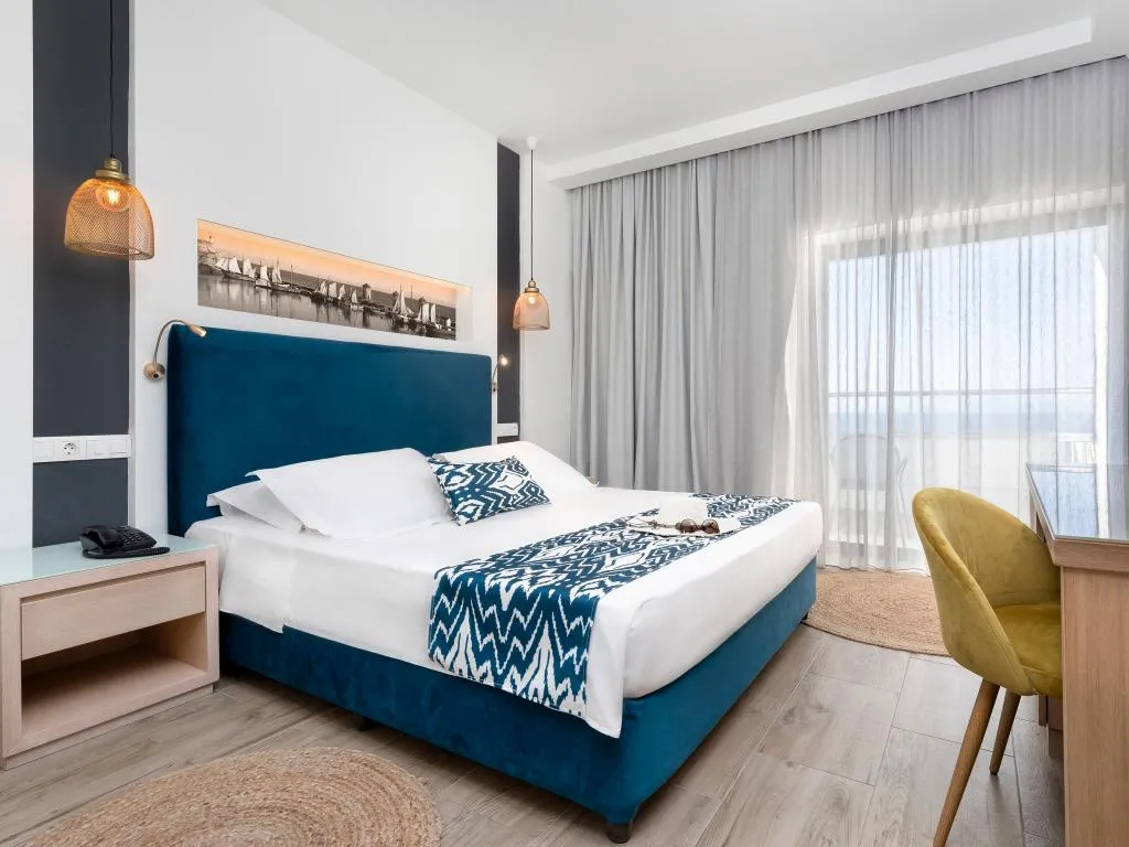 DOUBLE CLASSIC KING BED Room, Mercure Rhodes Alexia Hotel & Spa, Rhodes