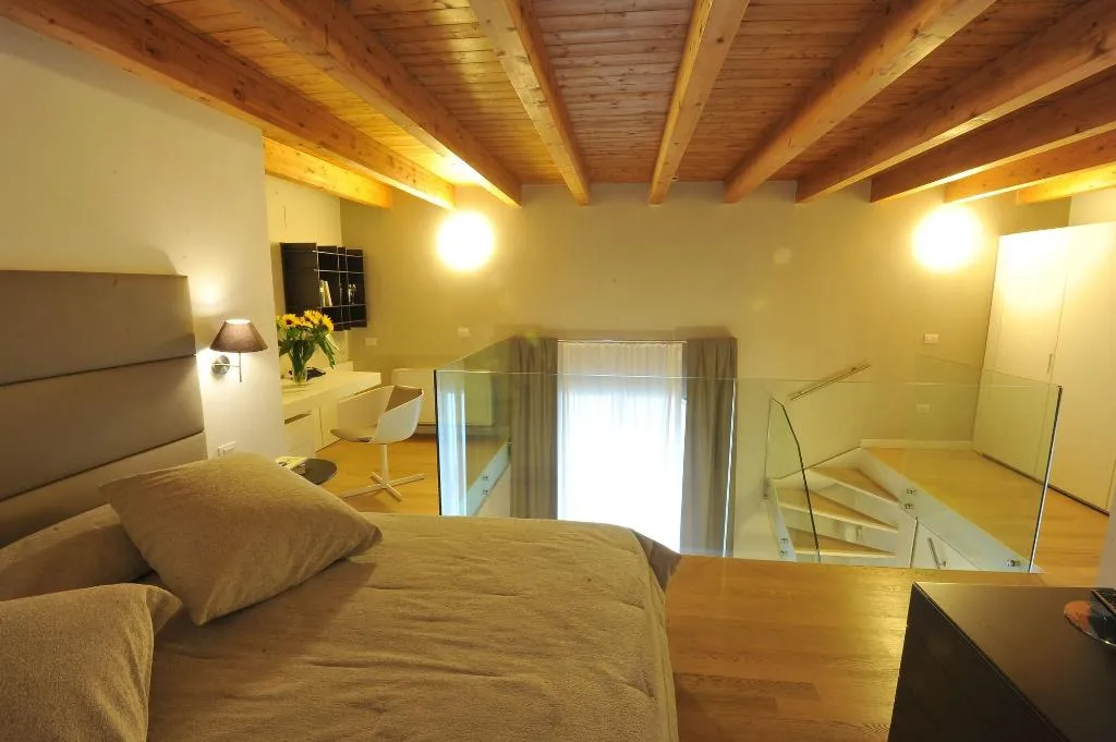 Room, Villa Avellino, Naples