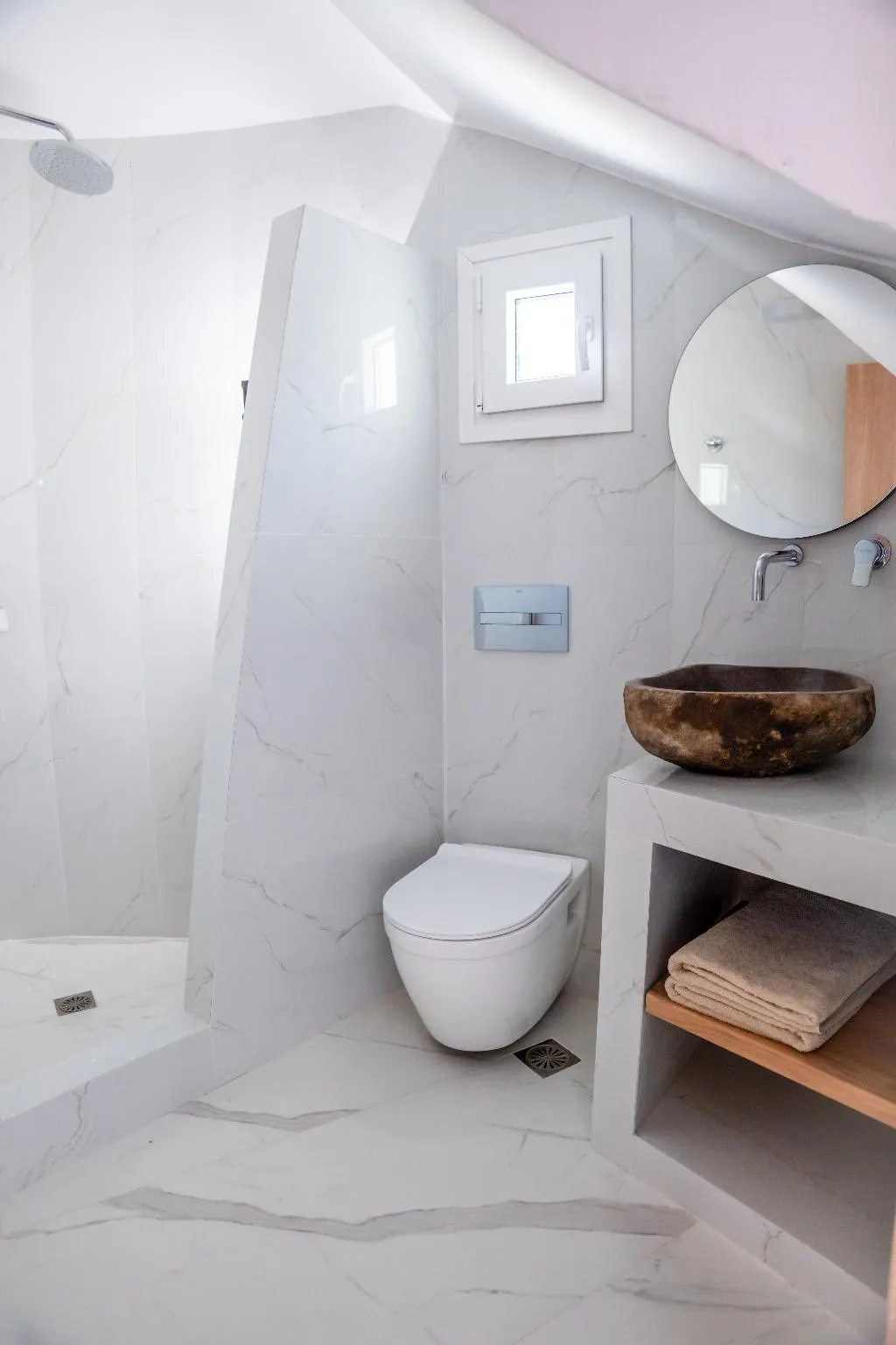 SUITE TWO BEDROOMS TWO BATHROOMS Room, Kýma Perissa, Santorini