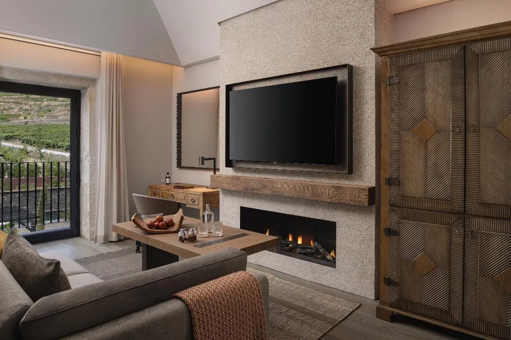 SUITE DELUXE Room, Six Senses Douro Valley, Porto