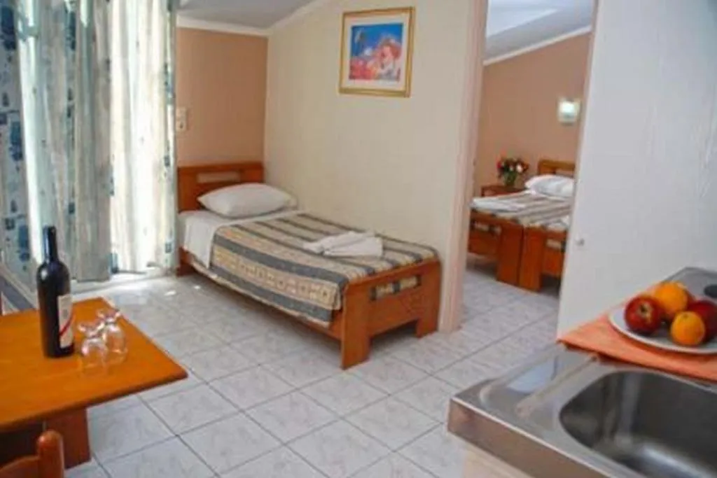 STUDIO STANDARD Room, Commodore, Zante