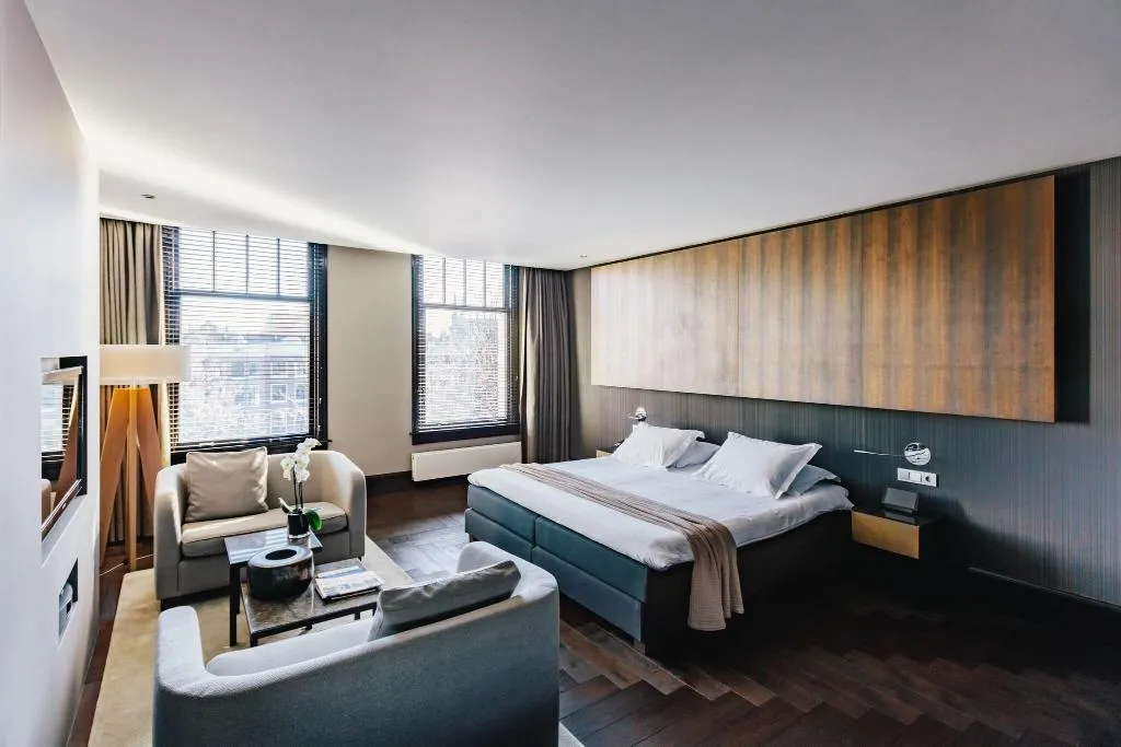 JUNIOR SUITE CANAL VIEW Room, The Dylan Amsterdam, Amsterdam