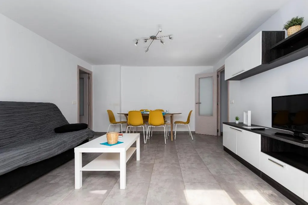 APARTMENT WITH TERRACE Room, Acapulco Apartments, Majorca