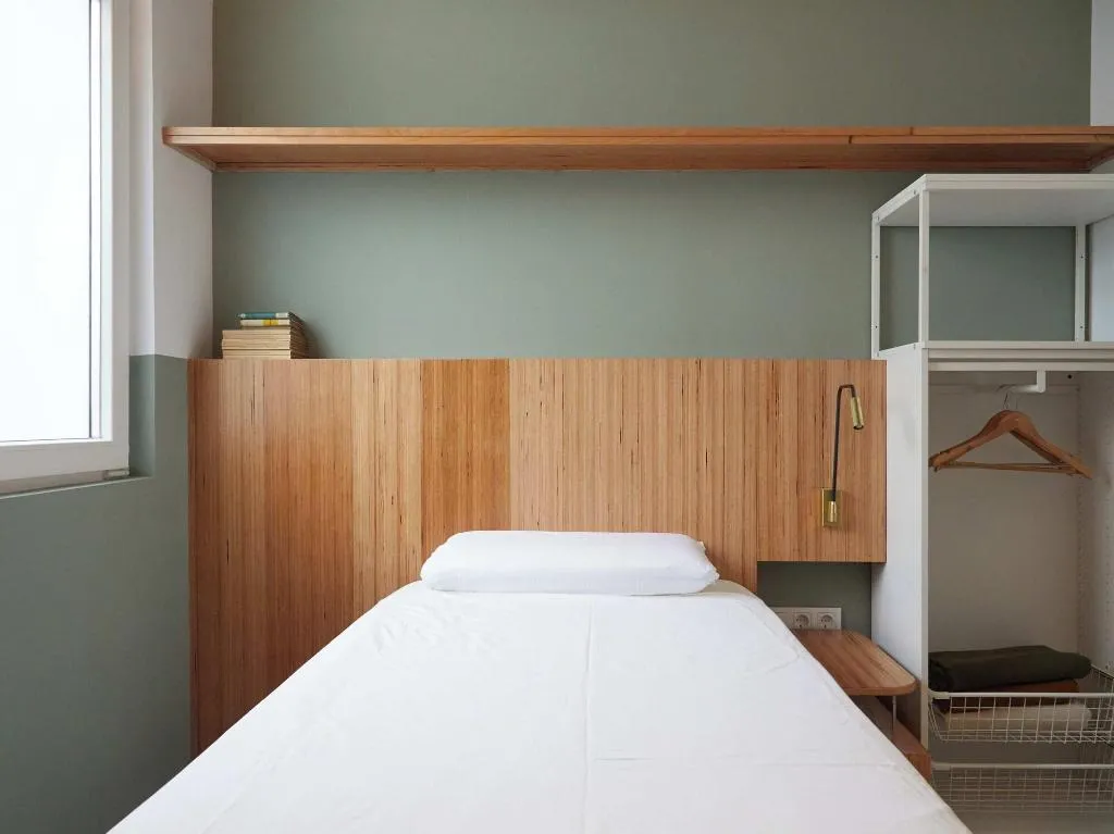 Room, Ola Living Hostal Tetuan, Madrid