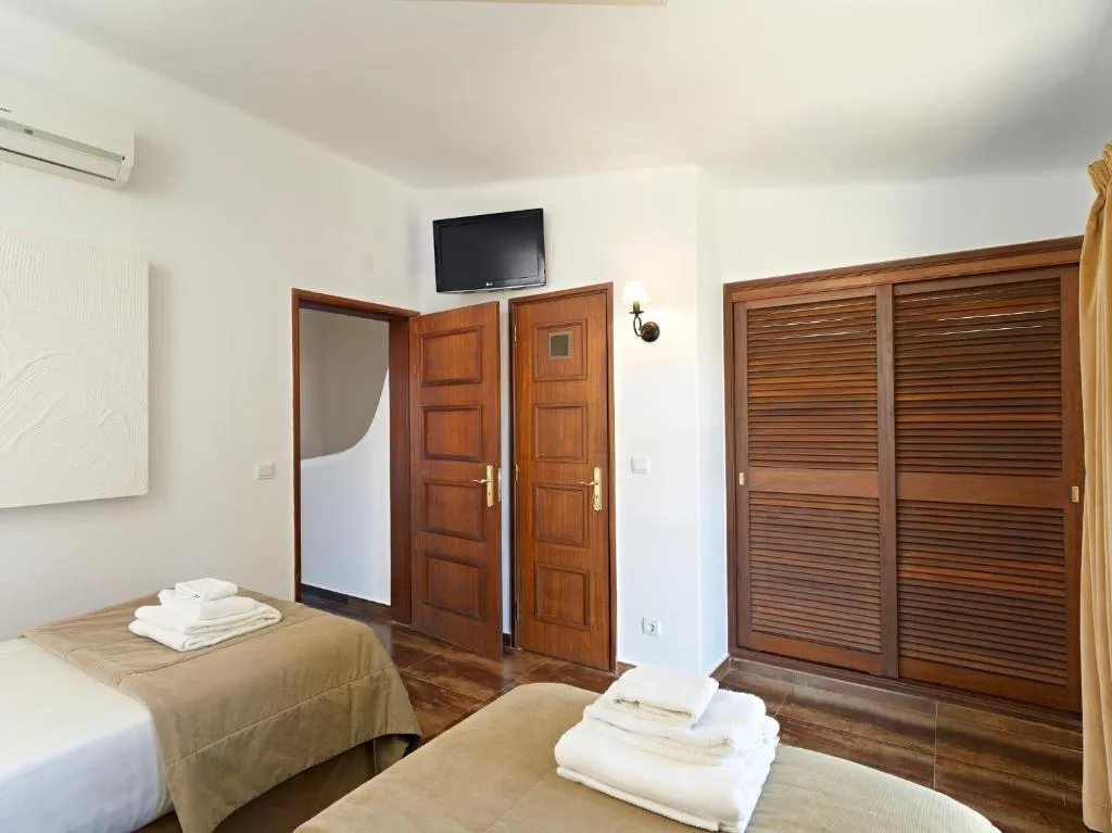 APARTMENT TWO BEDROOMS Room, São Rafael Holidays, Algarve
