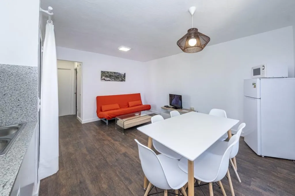 Room, Llebeig, Menorca