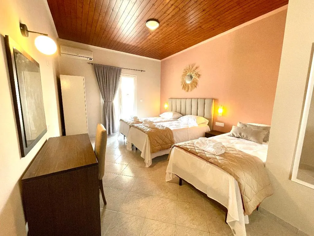 TRIPLE STANDARD Room, Oasis Beach Club, Corfu