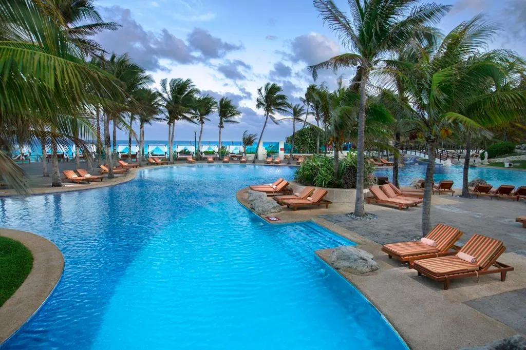 Pool, The Pyramid Cancun by Oasis, Cancun Area