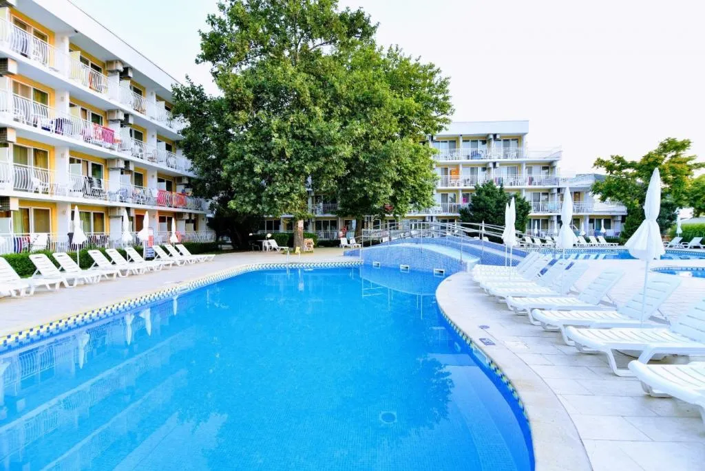 Pool, Kaliopa, Varna