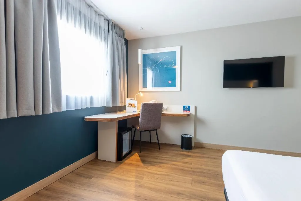 DOUBLE Accessible Room, Travelodge Malaga Aeropuerto, Costa Del Sol