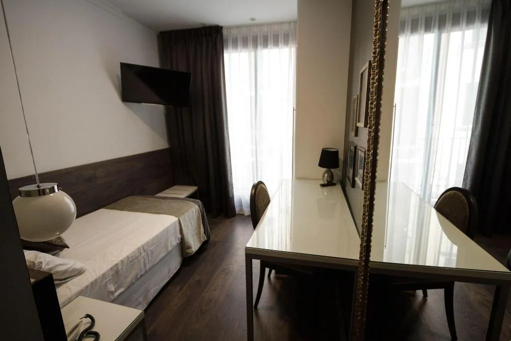 SINGLE BASIC Room, Moderno, Barcelona