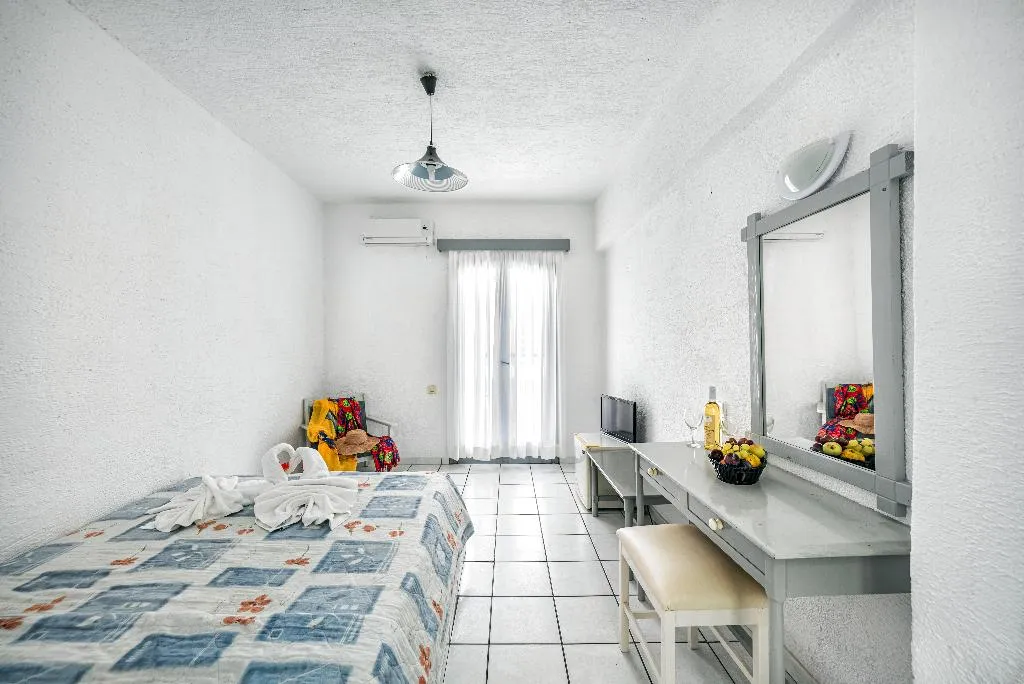 Double or Twin STANDARD Room, Iro, Crete