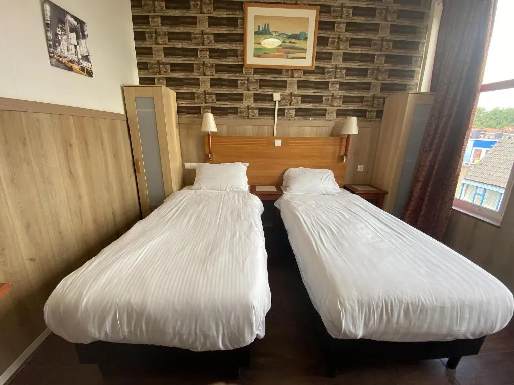 Room, Hotel Isis, Amsterdam