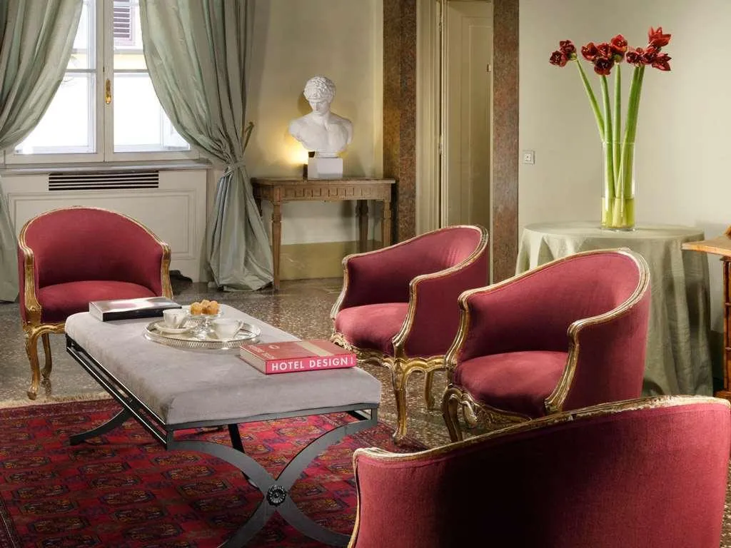 Lobby, Palazzo Di Camugliano, Florence