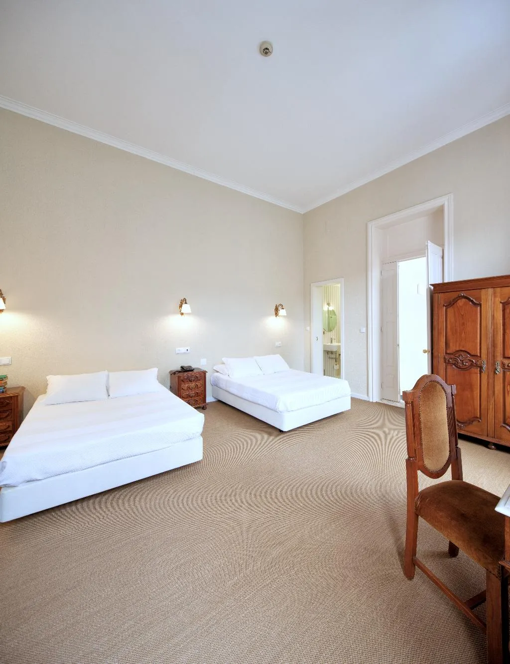 FAMILY ROOM STANDARD Room, The Rex Hotel, Porto