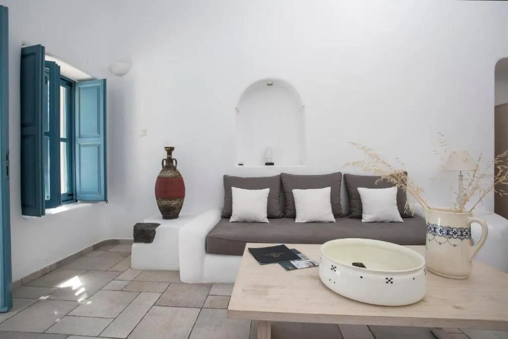 Room, Black Rose Suites, Santorini