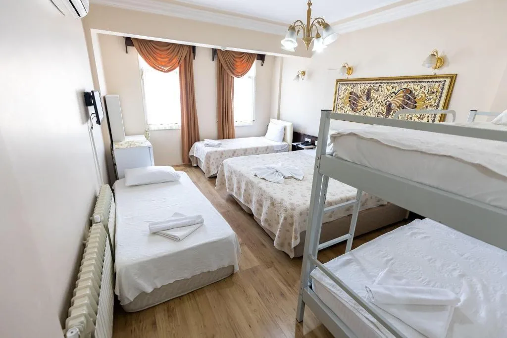Room, Ephesus Centrum, Izmir