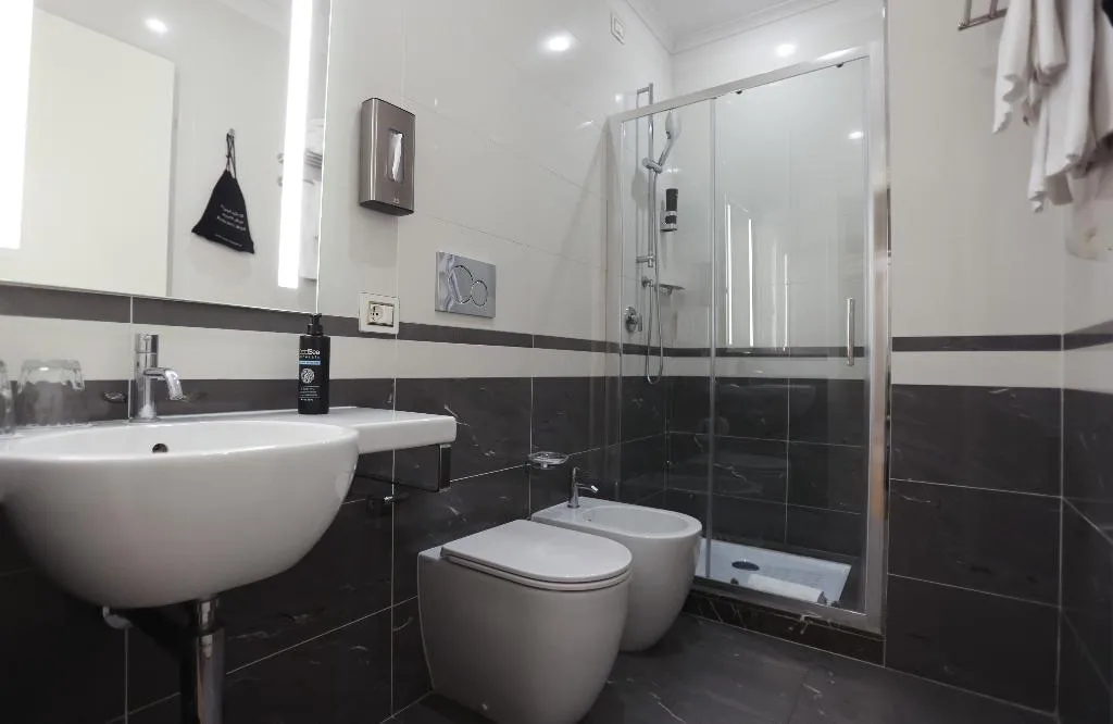 DOUBLE DELUXE Room, Leonardo Boutique Hotel Rome Monti, Rome