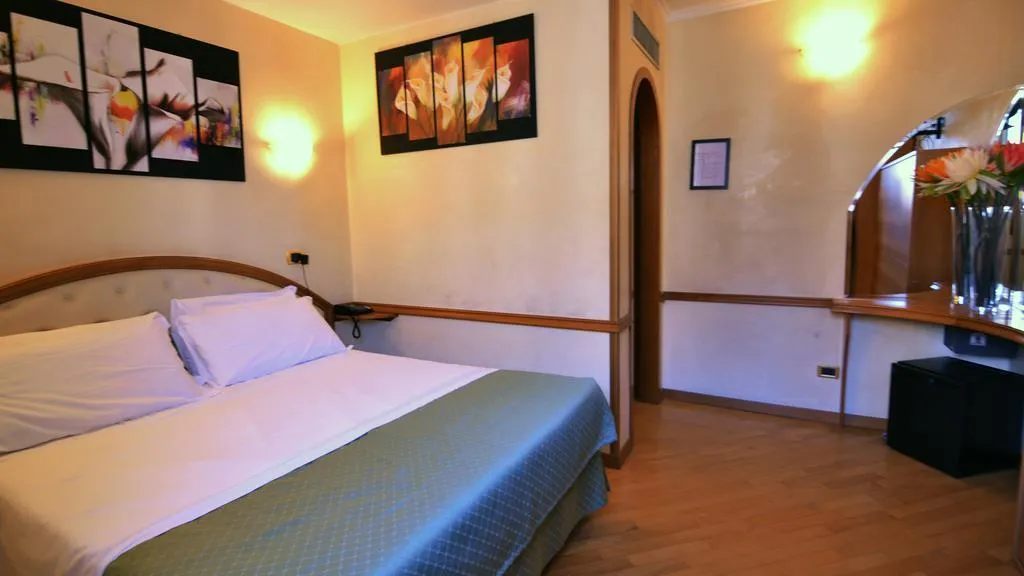 DOUBLE STANDARD Room, Regina Margherita, Rome