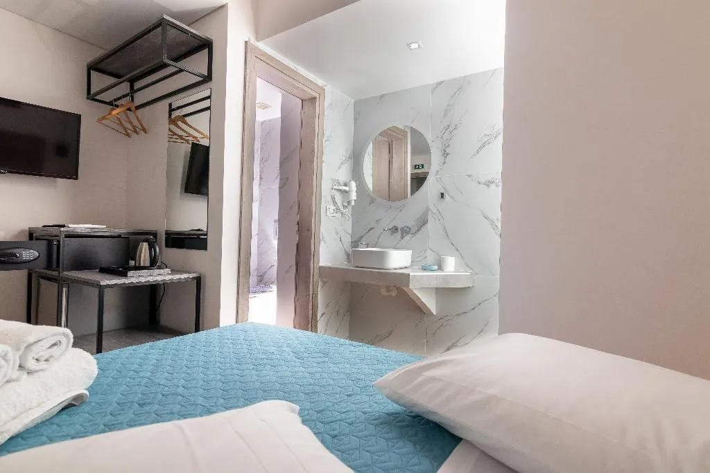 DOUBLE ONE BED Room, Dunlin Hotel, Athens