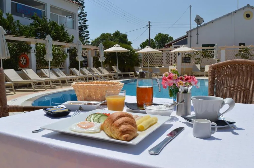 Pool, Metaxa Apartments, Corfu