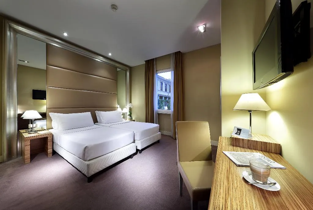 DOUBLE CLASSIC Room, Mercure Roma Centro St. John, Naples