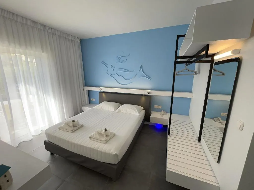 Room, Niriides Hotel, Crete