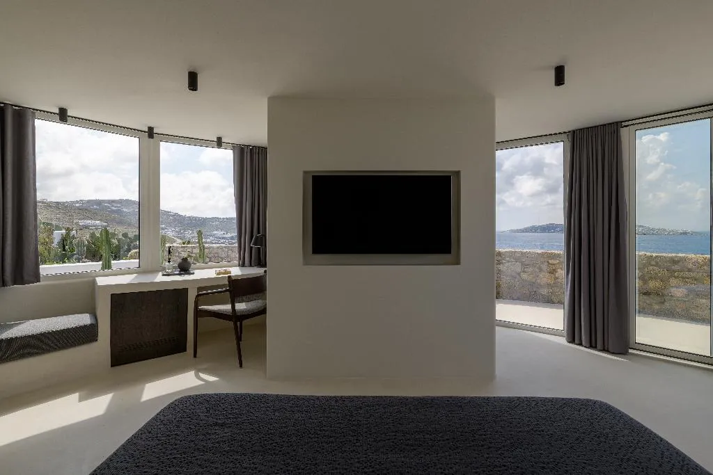 Double or Twin DELUXE WITH JACUZZI Room, Rocabella Mykonos Hotel, Mykonos